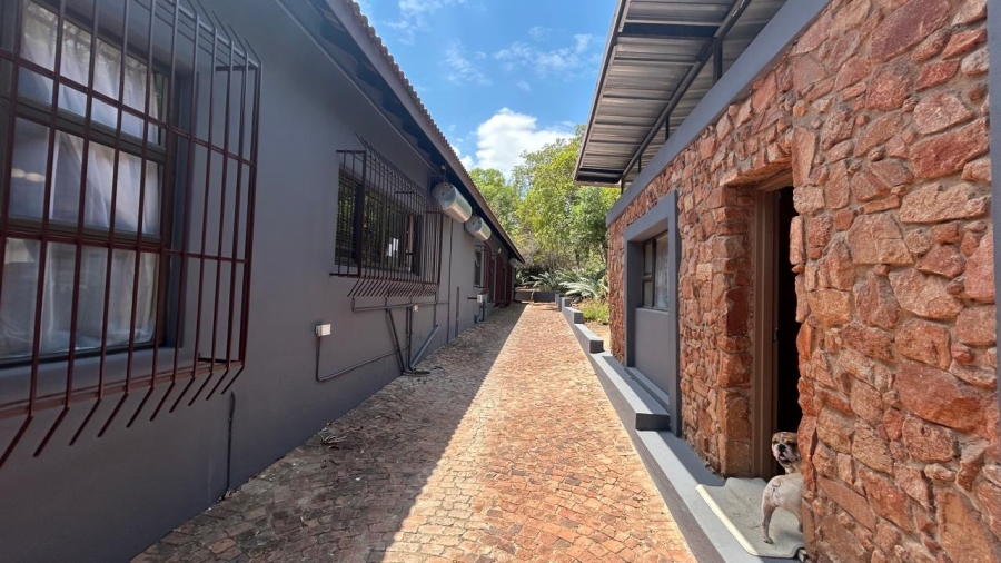 Commercial Property for Sale in Zuurplaat A H North West